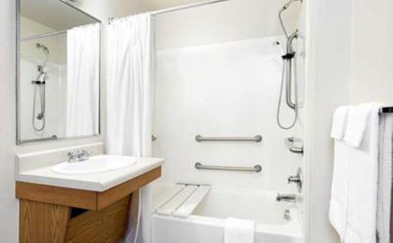 Woodspring Suites Topeka Dış mekan fotoğraf