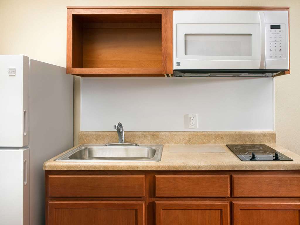 Woodspring Suites Topeka Oda fotoğraf